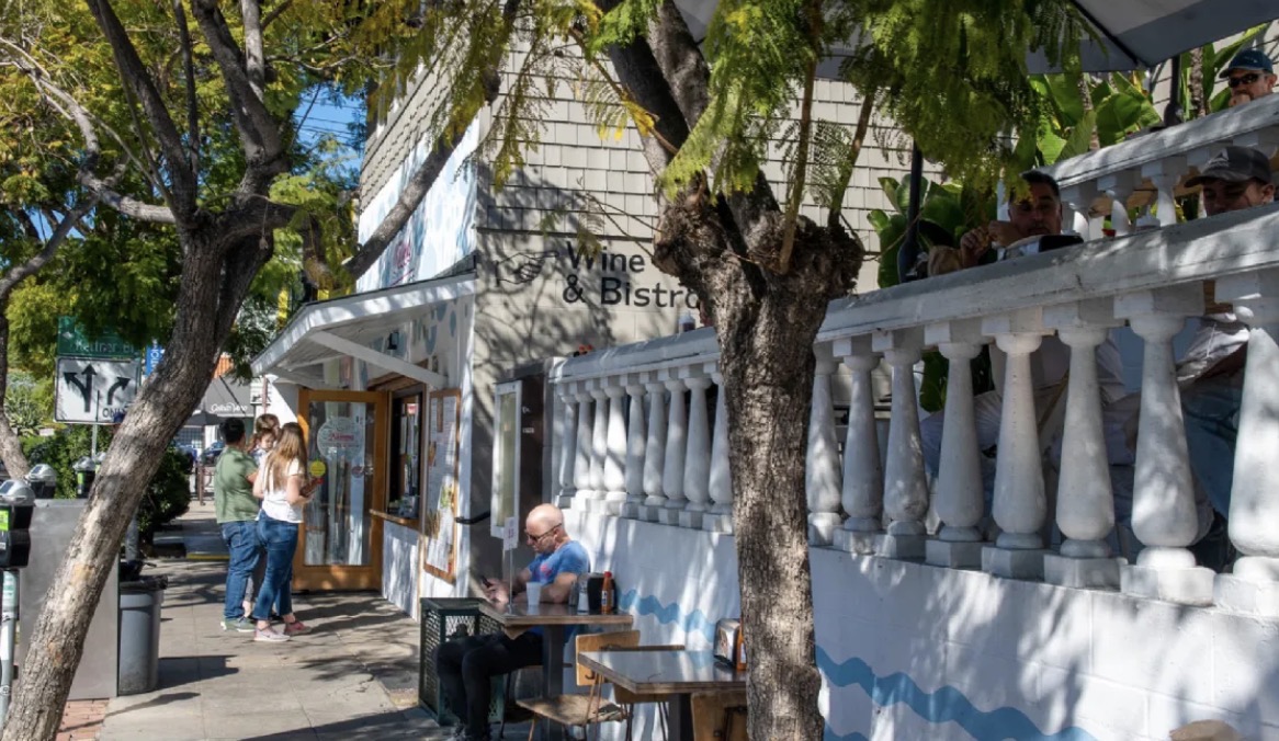 Mission Hills storefront